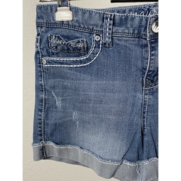 Maurices Shorts Womens 9/10 Denim 32X3 Blue Distressed Stretch Casual - Picture 2 of 12